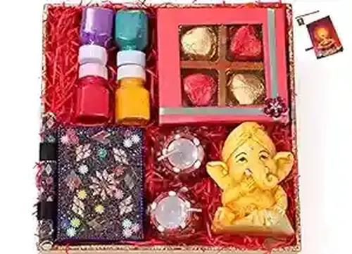 Diwali gift hampers box/Diwali gifts for corporate employees-1 designer tray+Handmade chocolate box+4 decorated diya for Diwali decoration+figurine showpiece+rangoli colours+Diwali greeting card